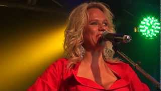 Beccy Cole - Singer Sees It All