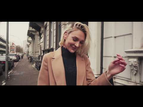 Bond-Girl or Victoria Jancke?