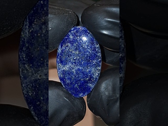 حجر لازورد طبيعي مفحوص و موثق بشهادة مختبر