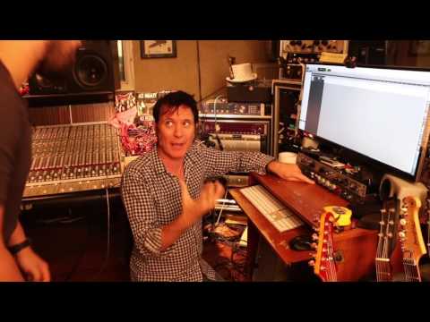 How To Record Acoustic Guitar - Warren Huart: Produce Like A Pro