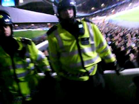 Tottenham Hotsput - FC Twente - Van der Vaart misses penalty: Filmed from the away stand