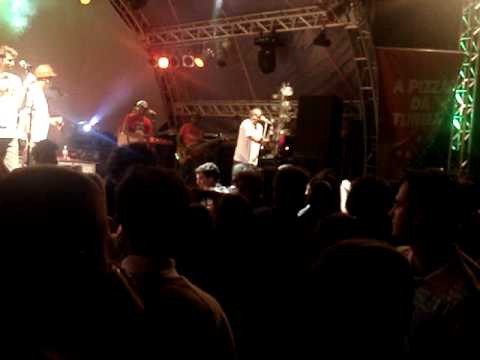 Molejo tocando Nirvana - Economíadas 2009