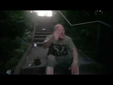 Marvin G, Paszkin / Szem Gang - Luźna nawija na schodach