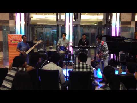 Giffarie Ownie - Confused (jamming @ cambridge swissbell)