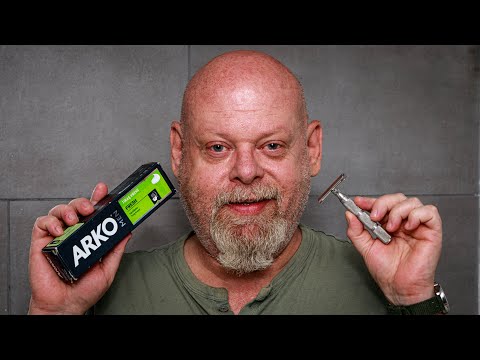 Mr G Shave No29 Full Monty with Holiday pics & video