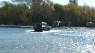 preview picture of video 'Safari Waimakariri River Crossing 20-07-08 - DVSGTT'