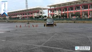 Sürüş akademisi skidcar güvenli ve defansif sürüş eğitimi