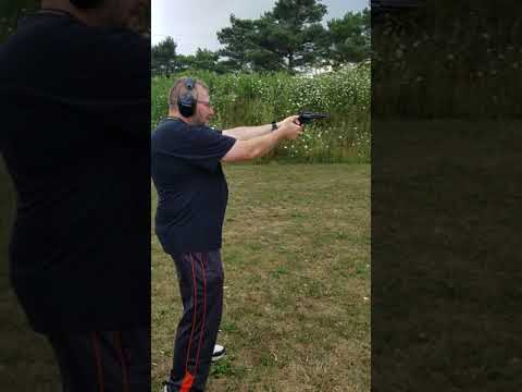 Smith and Wesson model 19-2 sighting in and shooting