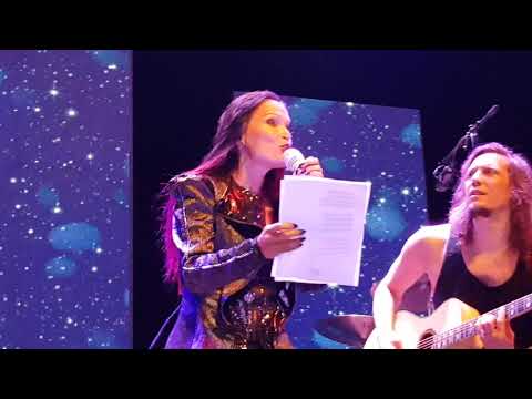 Tarja - Lanterna dos Afogados (singing in Portuguese)