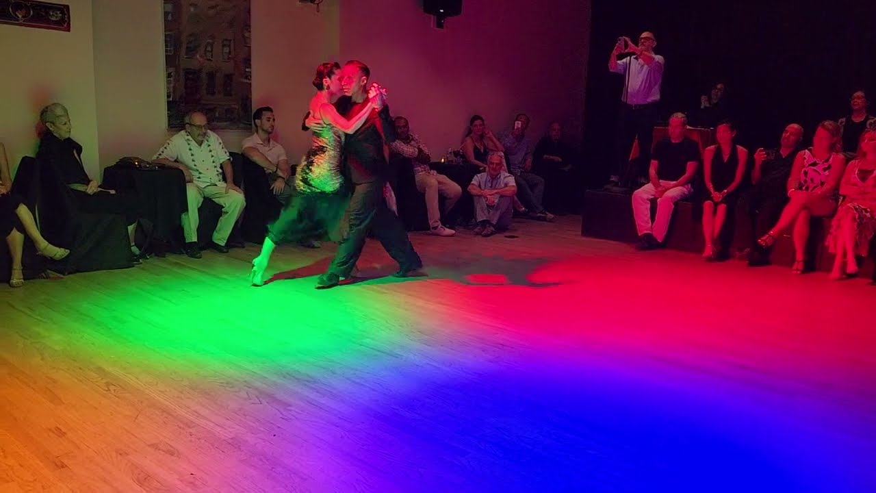 Argentine tango: Yesica Esquivel & Ariel Leguizamon - Indio Manso