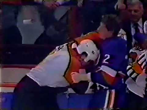 Dave Brown vs Clark Gillies & Bob Nystrom pusses out