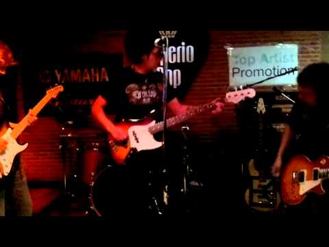 CONCURSO CHICKENFOOT PARTICIPANTE7 (GARY)