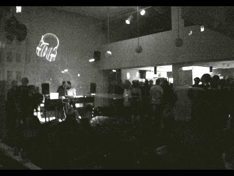 Tronic tour w/ Adam Beyer, Joel Mull, Cari Lekebusch & Christian Smith at Betalounge (09-07-1998)