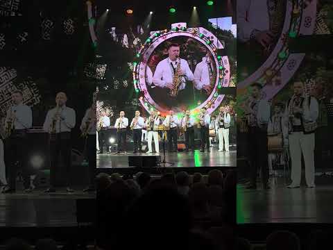 Orchestra Fluieras alaturi de cele mai tari saxofoane din Moldova