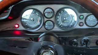 1972 Volvo 1800E - Cold Start