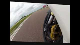 preview picture of video 'GO PRO HD motorbike race Circuit la Ferté Gaucher GSXR'