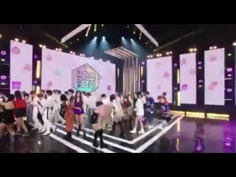 BLACKPINK music core  jennie come to irene and hug  seulrine❤❤❤