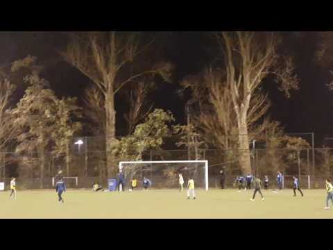 Oefenwedstrijd LMO JO11-1 tegen JO11-2 op 24-11-2016 | 1e helft