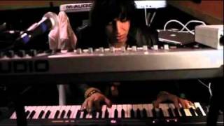Julian Casablancas performs Glass on the keyboard