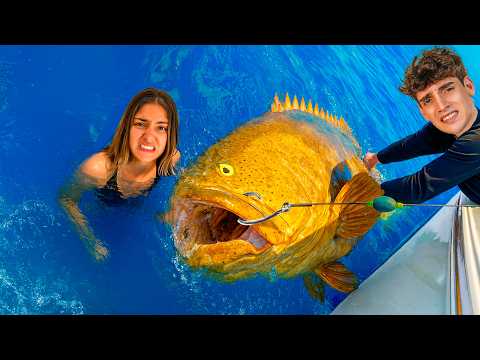 🩸Cazando y Cocinando con 1$ VS $1000 en Peligrosa Isla🩸