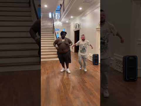 Bet yall didnt know i could dance too 😤