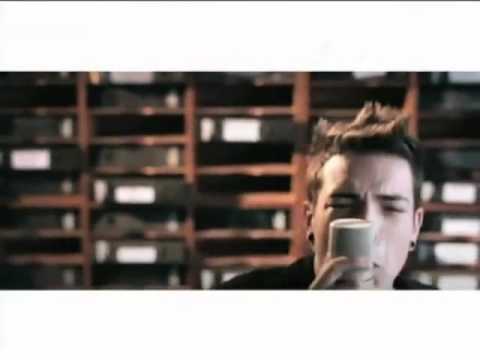 Só Rezo 0.2 -  Nx Zero feat Emicida e Yo Yo (Clipe Oficial)