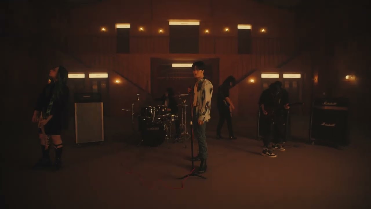 Covered by J-JUN『GLAMOROUS SKY』(Music video)