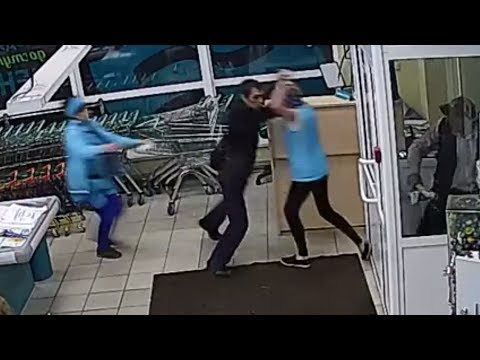 Сотрудницы супермаркета скрутили вора