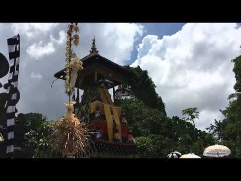 Tempel ceremony by Prince Alec