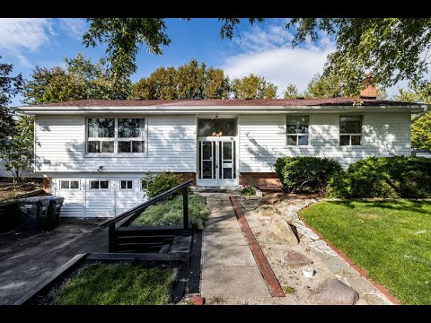 For Sale - 2 Cavendish Crescent, Brampton, ON L6T 1Z4