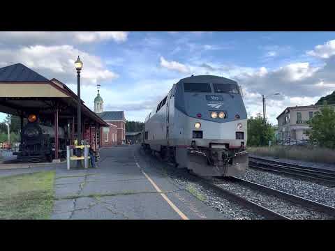 Amtrak Vermonter pulling into White River Jct. with a horn show.