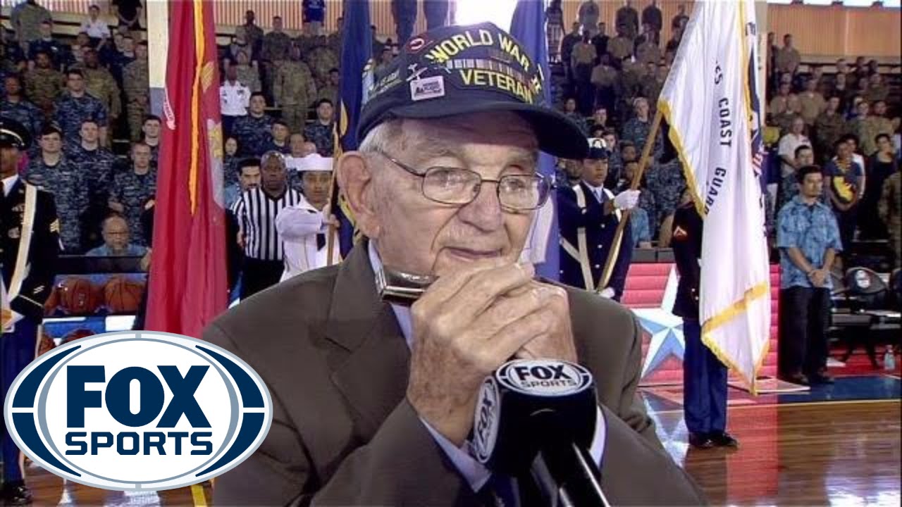 WW2 veteran wows crowd as he delivers national anthem on harmonica