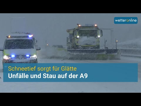 Schnee: Unfälle und Stau in Thüringen (08.01.2022)