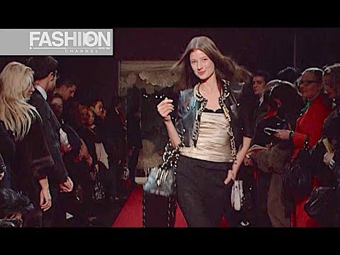 MOSCHINO CHEAP&CHIC Fall 2010 Milan - Fashion Channel