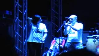 preview picture of video 'La Famiglia Cialona sul palco dei NOMADI a Porto Potenza Picena 20-07-2014'