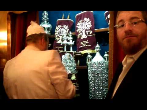 Yehuda green selichos 2012 hoidelnanasha rabbi