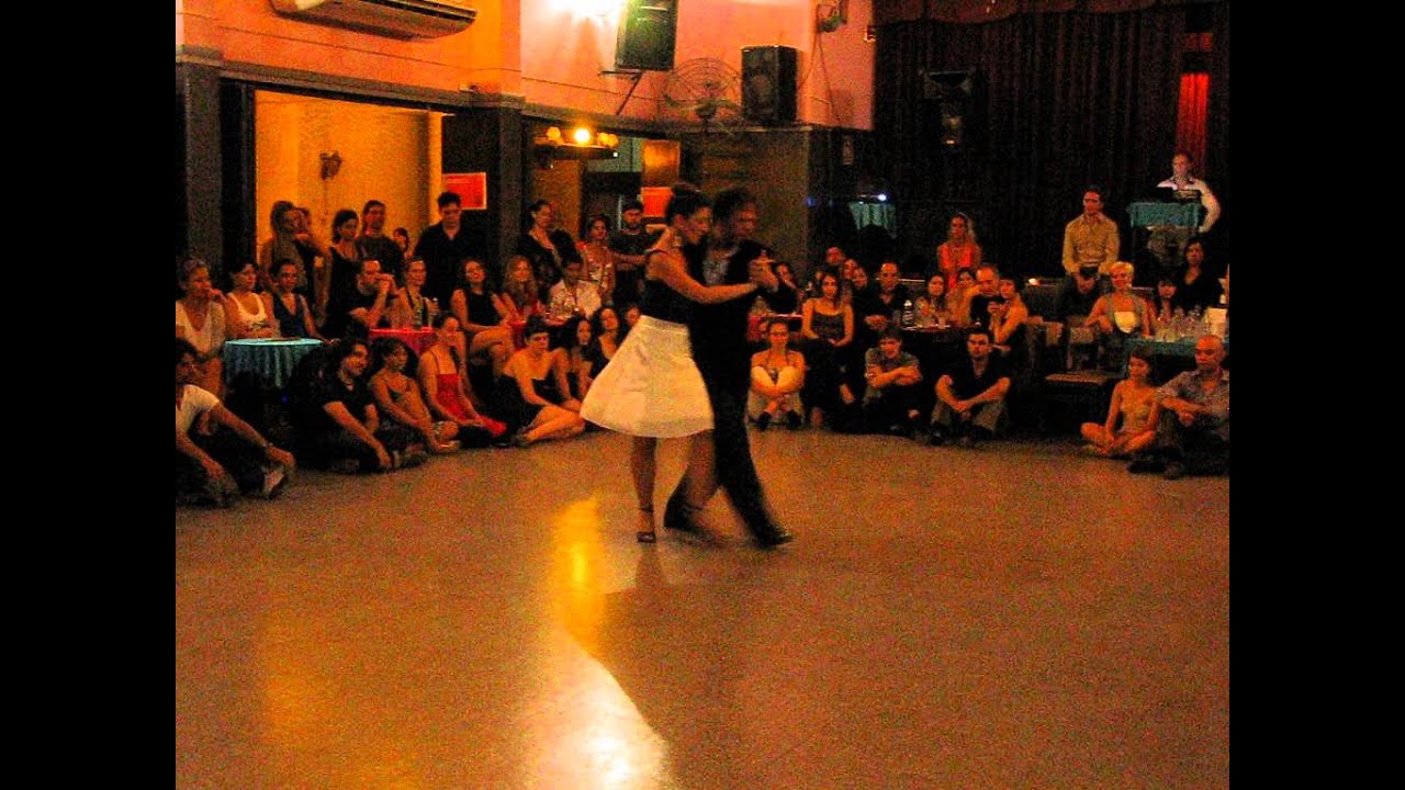 FABIÁN PERALTA y JOSEFINA BERMÚDEZ en ¡Viva la Pepa! milonga (4/4)