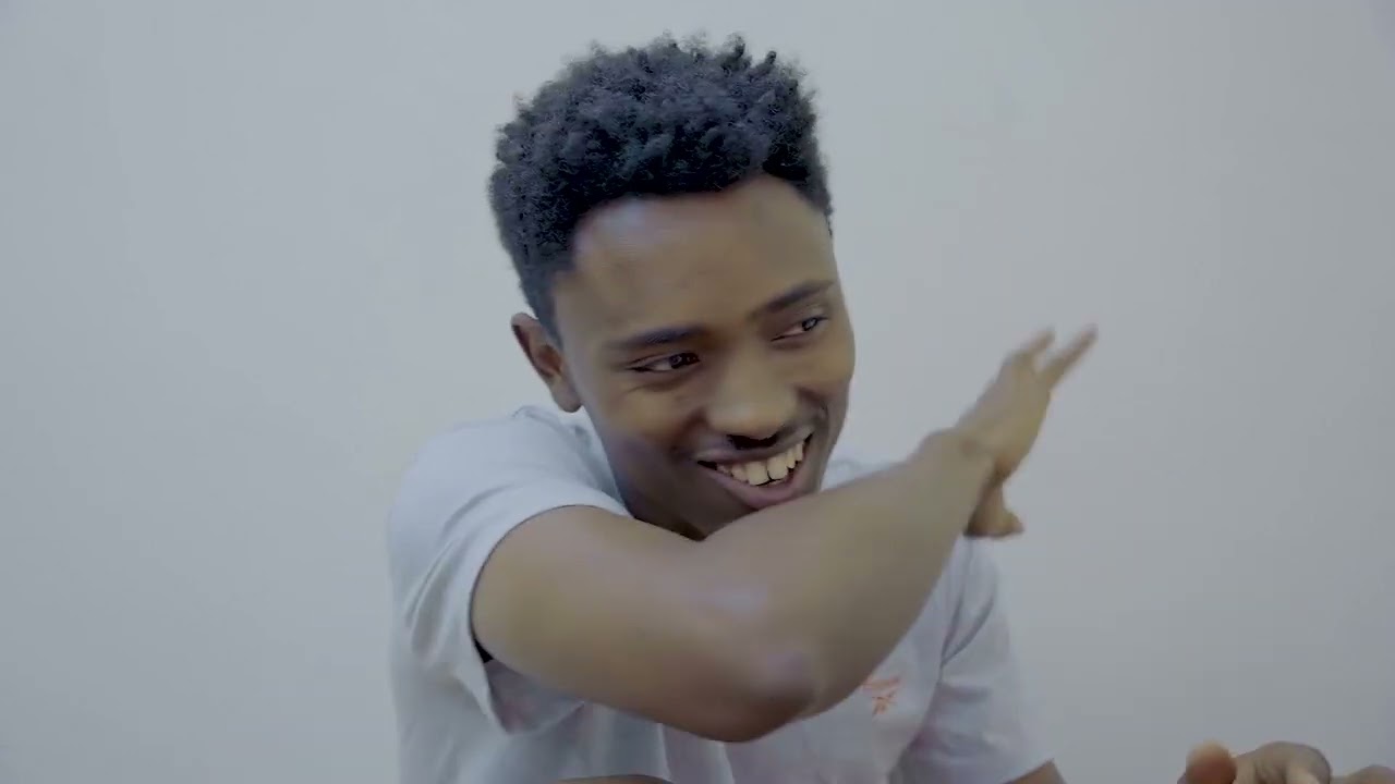 ከ አደረግሽኝ ቀና ፊልም ላይ የተቀነጨበ Clip from  aderekshign kena Ethiopian movie 2026