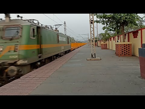 WAG 9 at 120kmph  with the empty Freight|| WAG 9 || Eastern Railway Zone || #wag9 #indianrailways