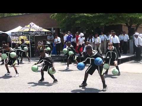 Snipes Dribblers perform!