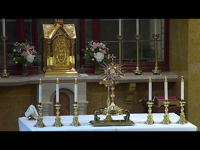 Vídeo relacionado con Suerhatcon Pequeño altar de viaje de madera portátil para la iglesia, estatua de tríptico religioso de Jesús, la madre de Dios y José, regalos religiosos