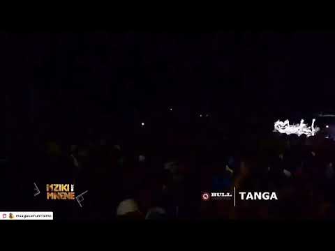 Cheki msagaa sumuu alivyooo wakalishaa wasanii wa singeli kweli msaga sumu mfalme wa uswazi