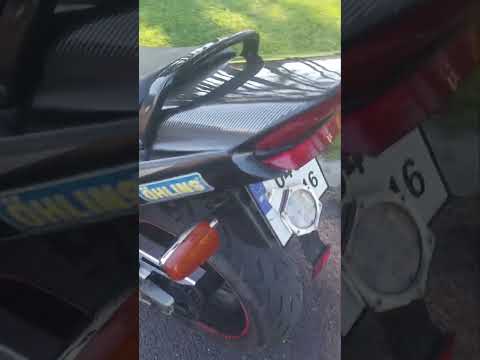 2004 Yamaha XJR 1300  Low Miles clean bike - Image 2
