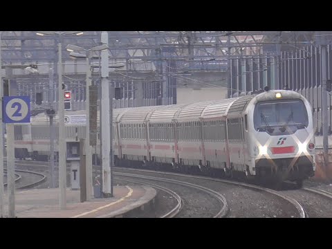 Intercity proveniente da Bardonecchia in transito alla stazione di Collegno!