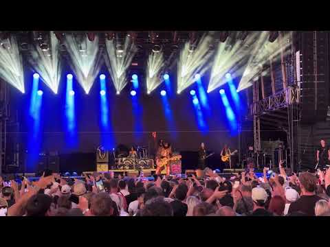 Wanastowi Vjecy - pocta pro Ozzyho - Mama, I’m Coming Home: Remembering Ozzy Osbourne