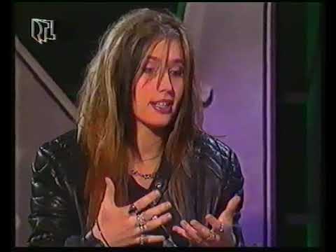 1988 Mosh RTL Moderatorin Sabina Classen interviewt Jörg Schnebele vom Live Wire Fanzine
