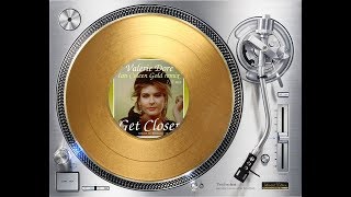 IAN COLEEN FEAT. VALERIE DORE - GET CLOSER (EXTENDED GOLD REMIX) (℗1984 / ©2018)