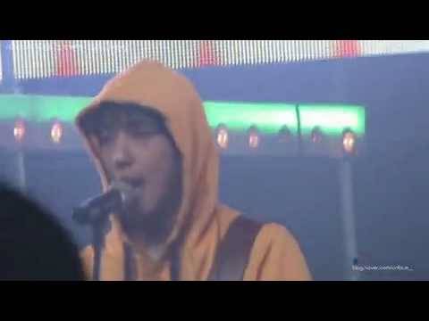 [FANCAM] 100212 Yonghwa I'm a loner Rehearsal @Music Bank