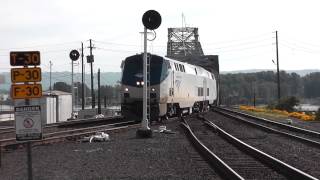 preview picture of video 'Amtrak Empire Builder #28 arriving-departing Vancouver, WA'