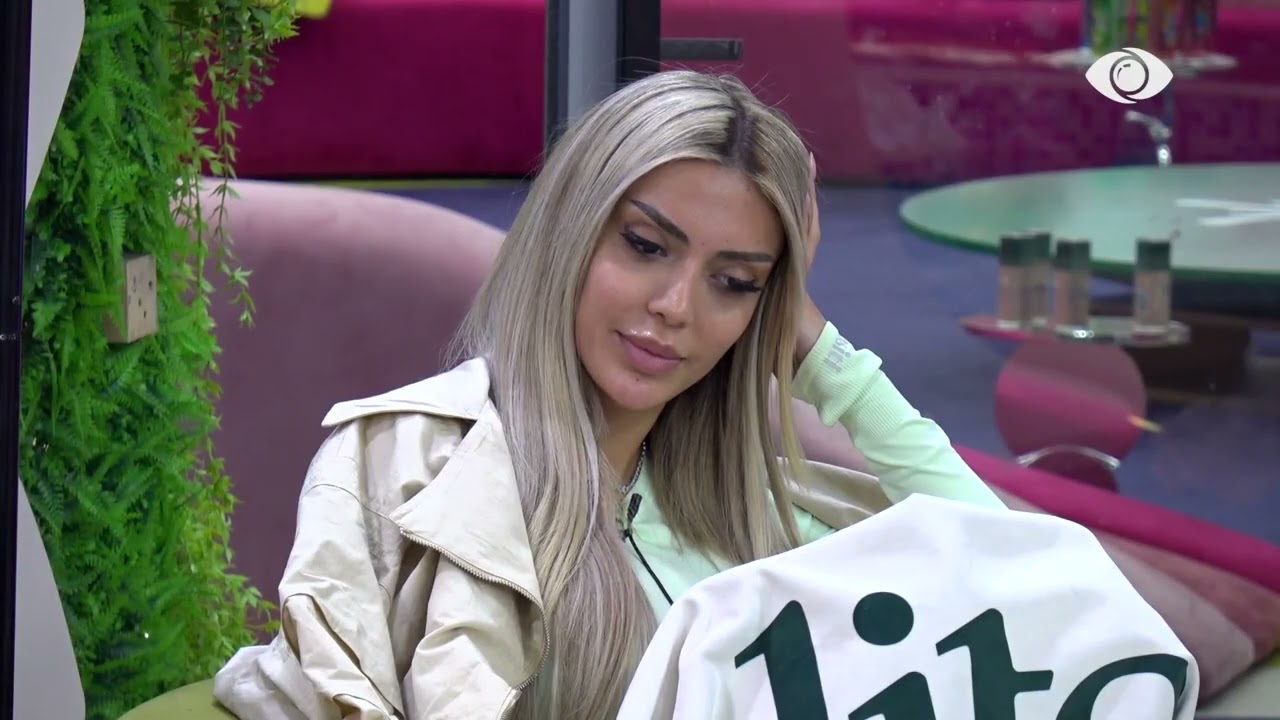 Motra e Mateos i drejtohet banorit gjatë sfidës, ai bisedon me Shëndritin